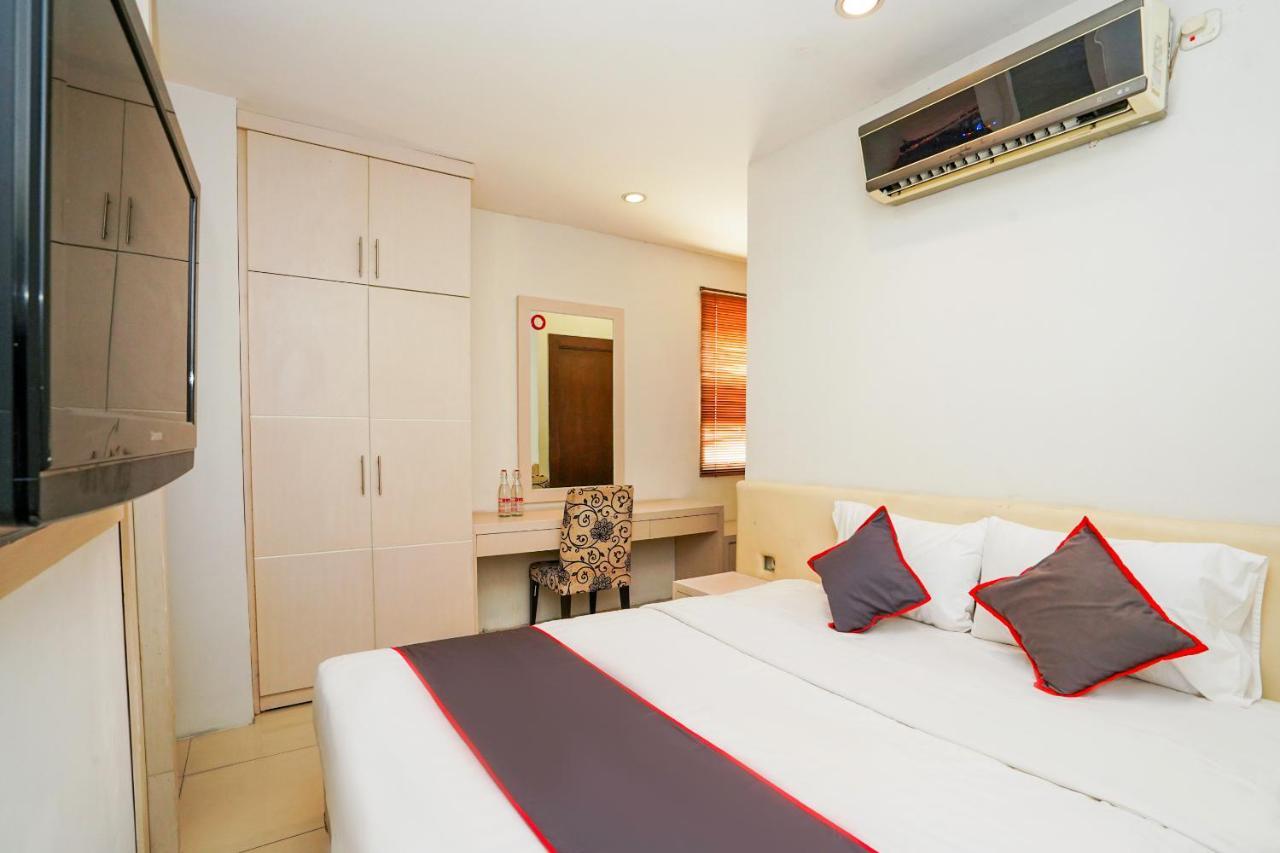 Collection O 29 Twin Tower Hotell Surabaya Eksteriør bilde