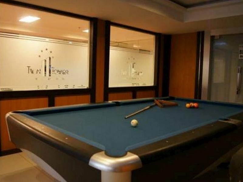 Collection O 29 Twin Tower Hotell Surabaya Eksteriør bilde