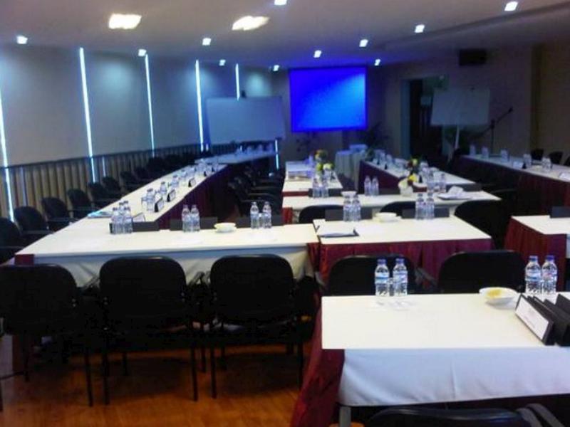 Collection O 29 Twin Tower Hotell Surabaya Eksteriør bilde